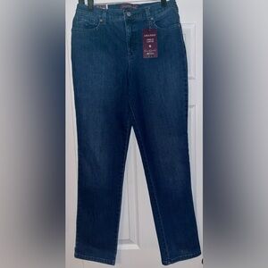 NWT, Gloria Vanderbilt Amanda Blue Jeans, Size 8
